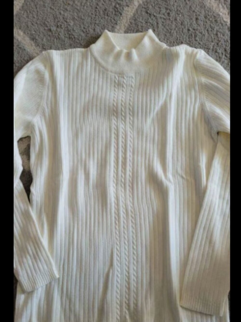 Womens size medium Worthington brand off white colored top